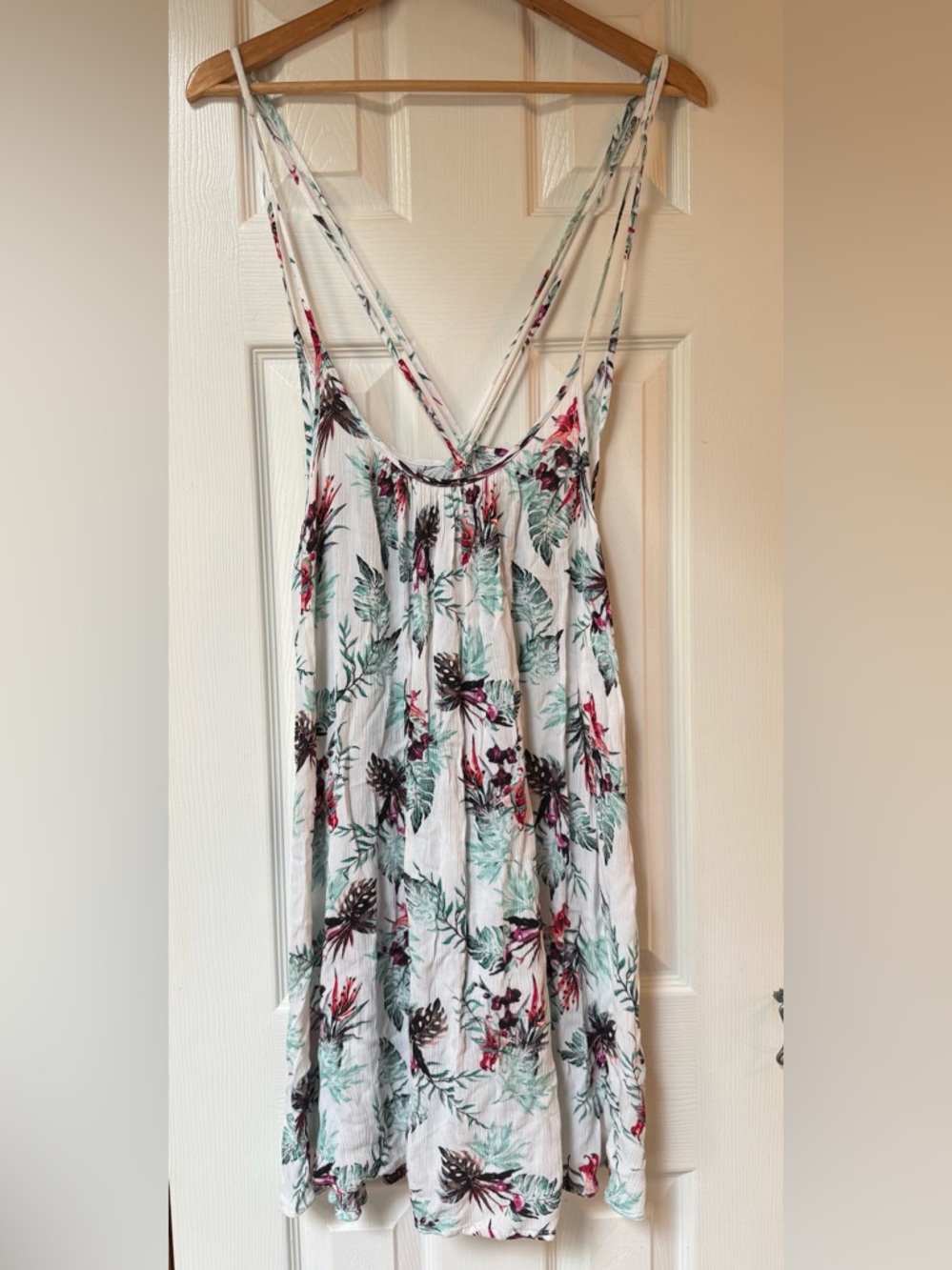 Roxy Wind Fly Away Strappy Dress Tropical Print size S oversized flowy